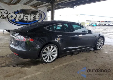 2016 Tesla Model S z USA, uszkodzony, nr VIN 5YJSA1E14GF174565